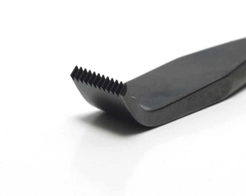 close up of the tip of the dubbing rake