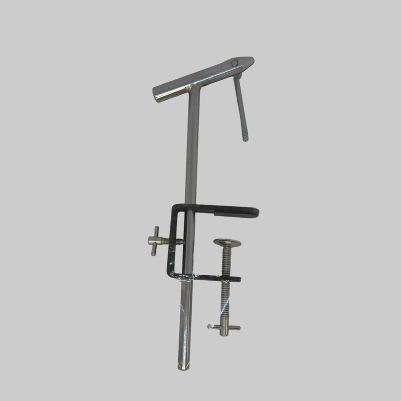 Metal fly king vise with black clamp jaws and mounting base