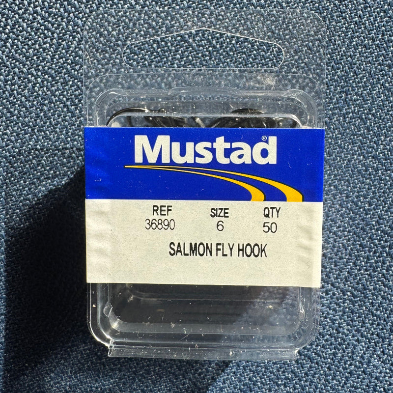 Mustad salmon fly hook in clear plastic box, size 6, qty 50