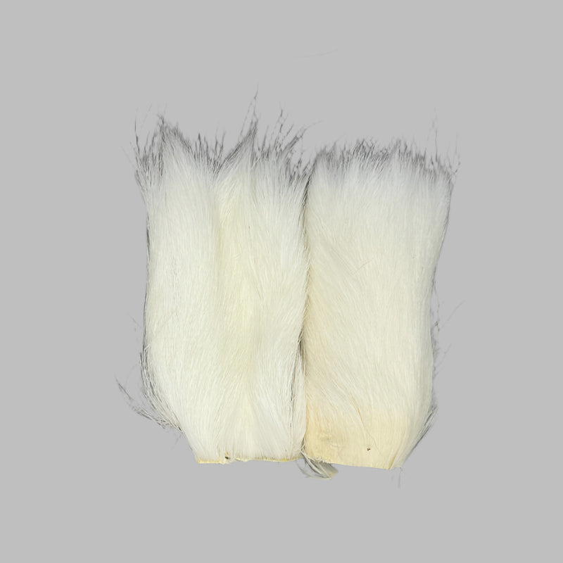 Deer short fine hair swatch in white with fine, short strands