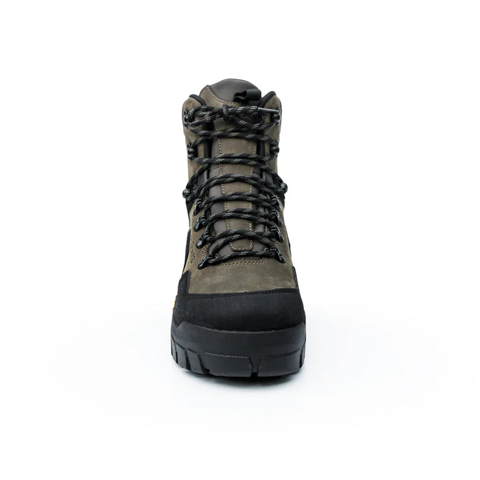 a front view of the Grundens Bankside wading boot