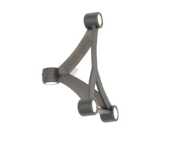 close up of Talweg Auto Roost with 4 magnets