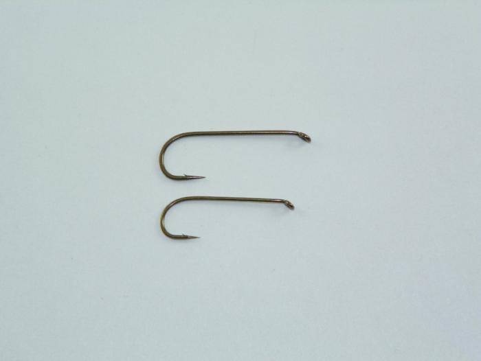 mustad r43-94831 dry fly from Rangeley Maine fly fishing shop