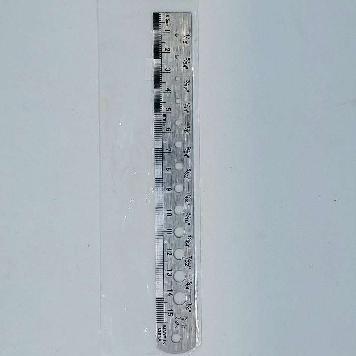 Bead sizer measuring ruler with inch and cm scales and circular bead holes