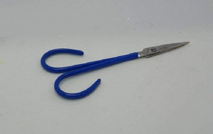 fly tying schissors with long blue handles and precision tip from Anvil USA